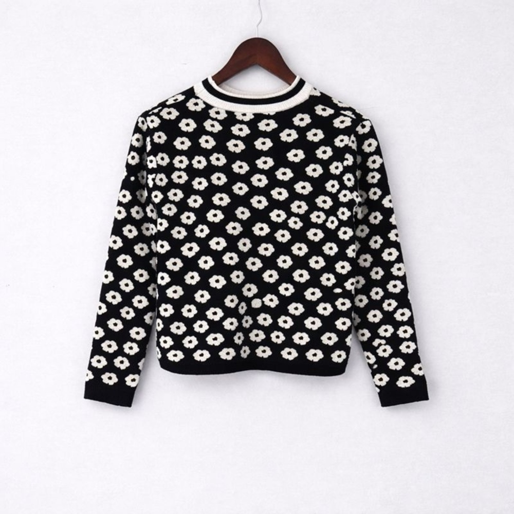 Daisy Knit Sweater Cottagecore Pullover Black White Floral - Picture 2 of 8